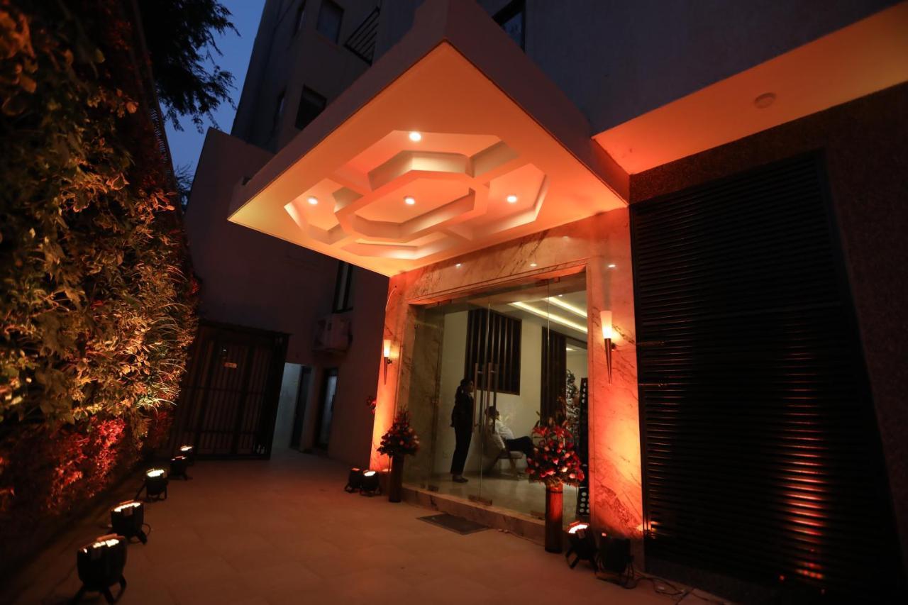 ศรยา เรซิเดนซี กุหลาบพาฆะ Hotel อุเดเปอร์ ภายนอก รูปภาพ