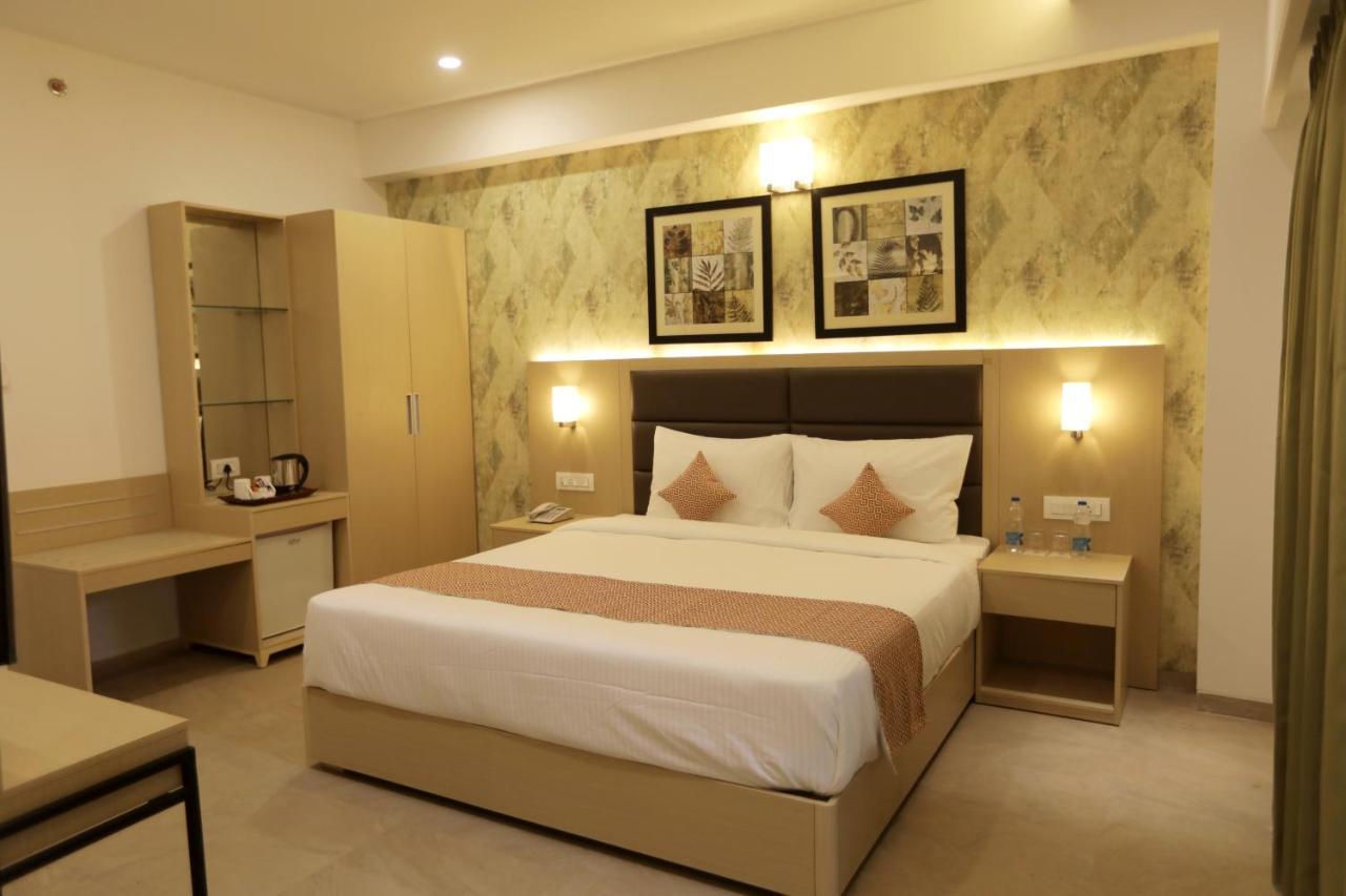 ศรยา เรซิเดนซี กุหลาบพาฆะ Hotel อุเดเปอร์ ภายนอก รูปภาพ